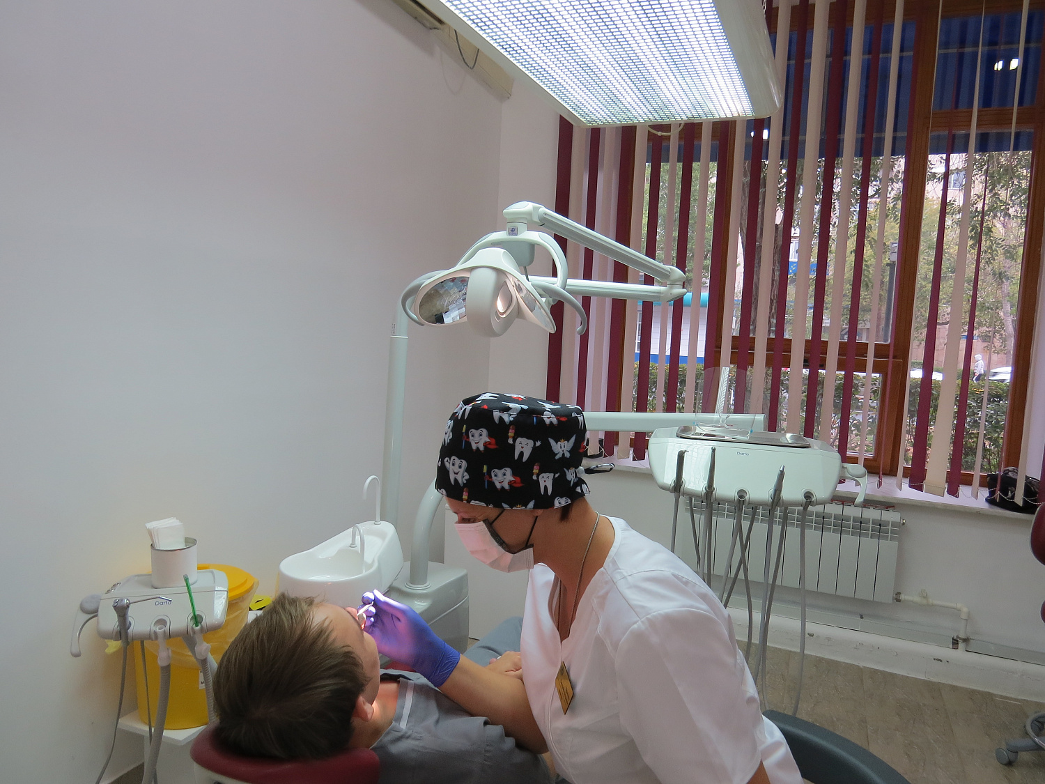 Мы подберем оптимальное лечение зубов и протезирование!