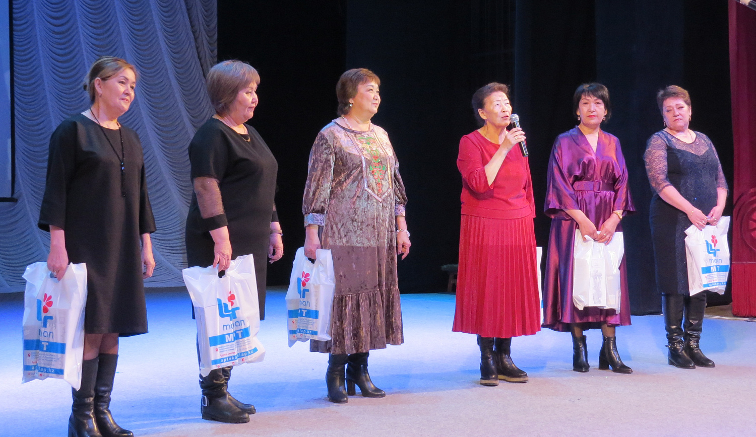 В АО Талап отметили 8 марта