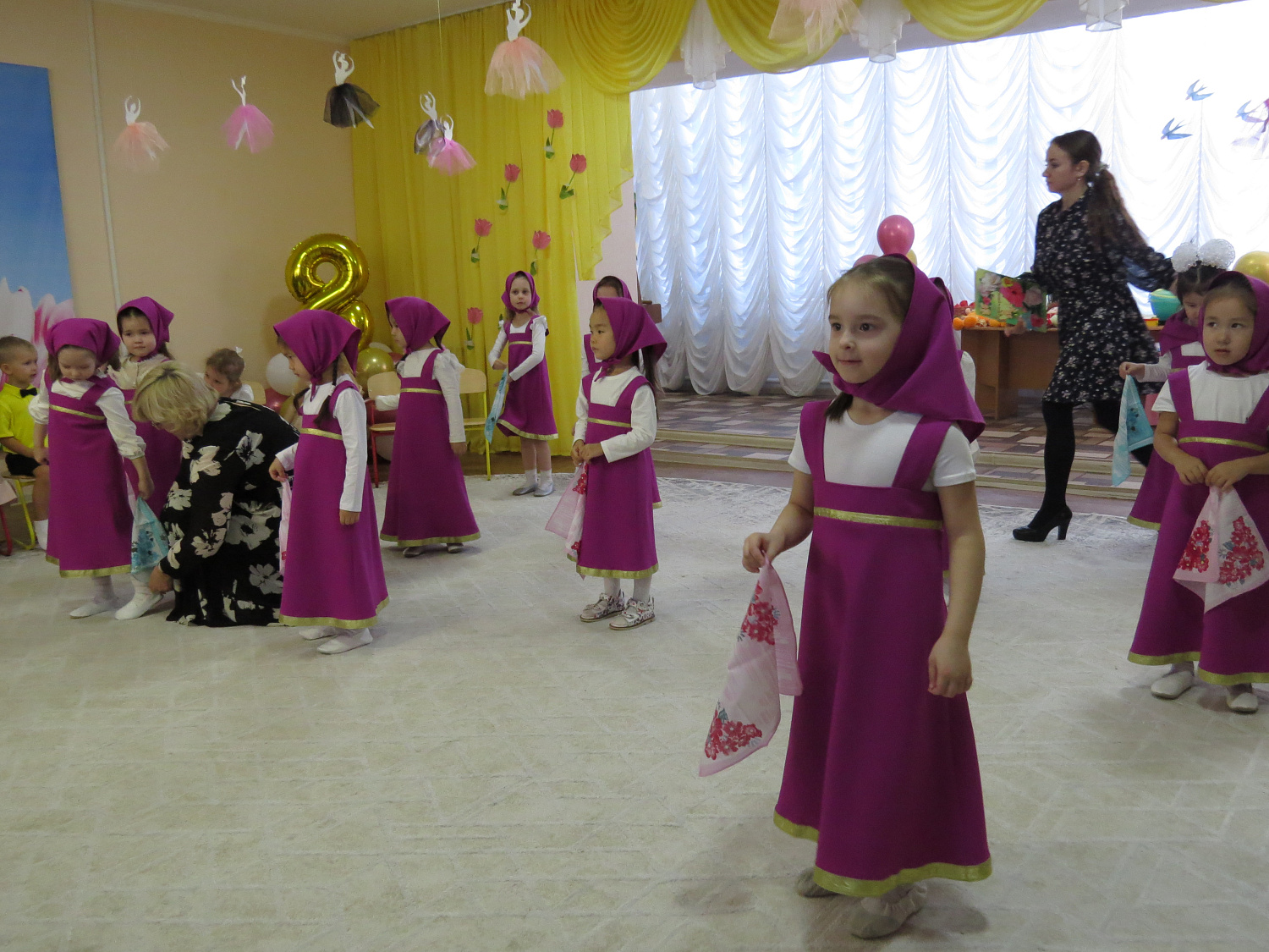 Поздравляем наших мам!