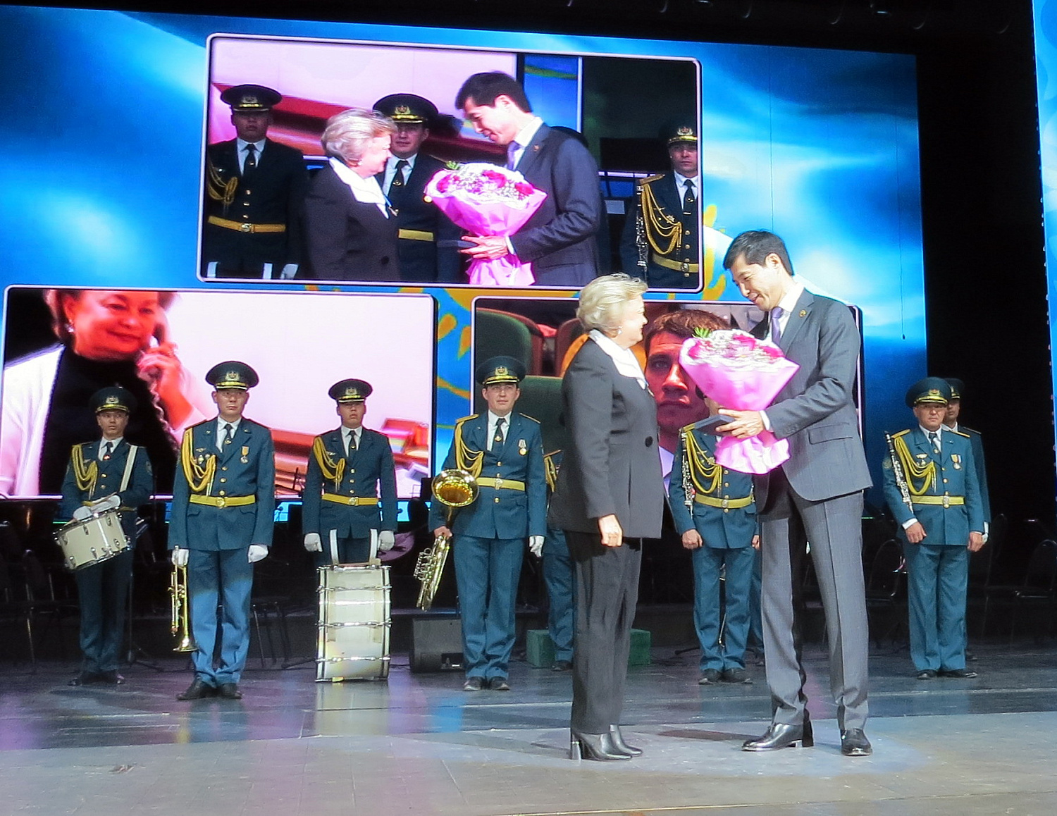 Награды ко Дню Республики