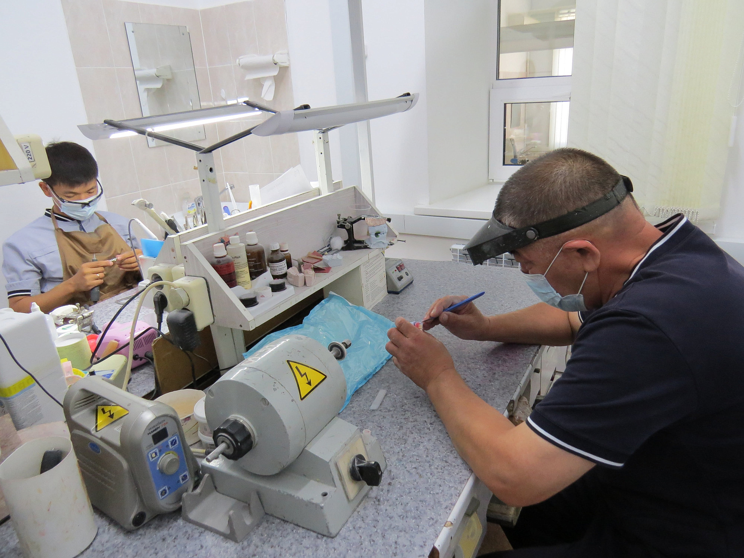 Зубные протезы – на любой кошелёк! 