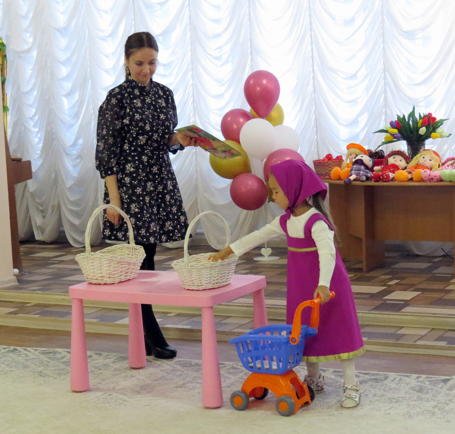 Поздравляем наших мам!