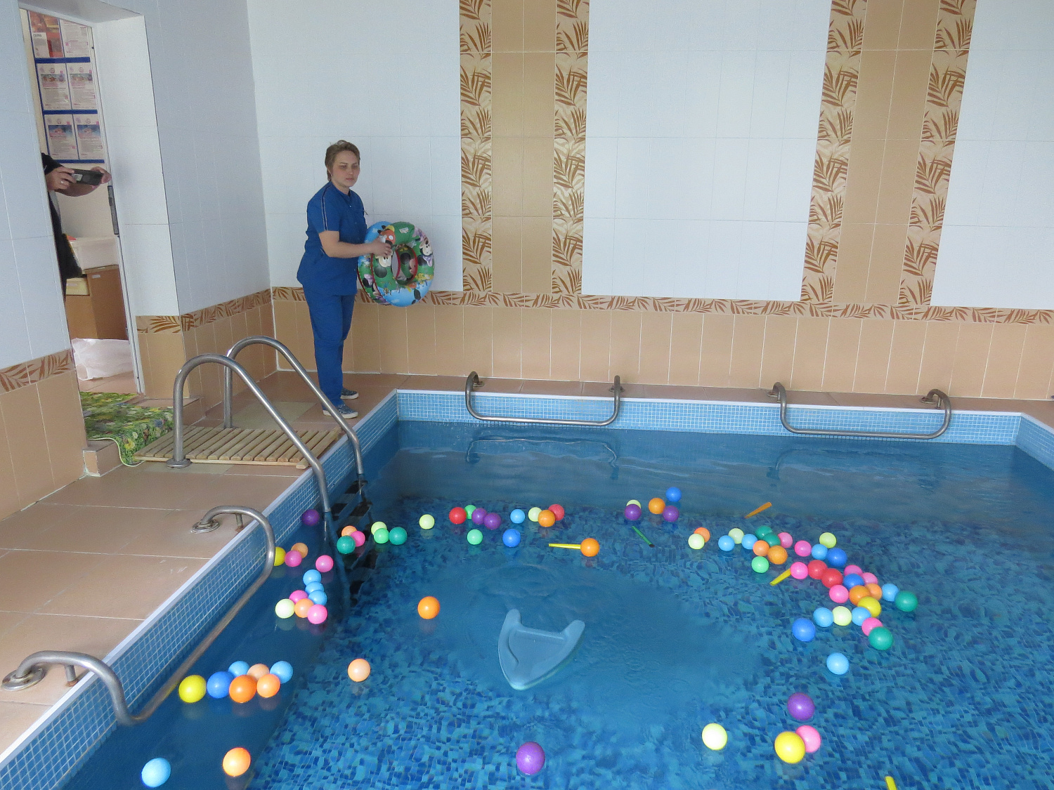 Закаливание в бассейне!